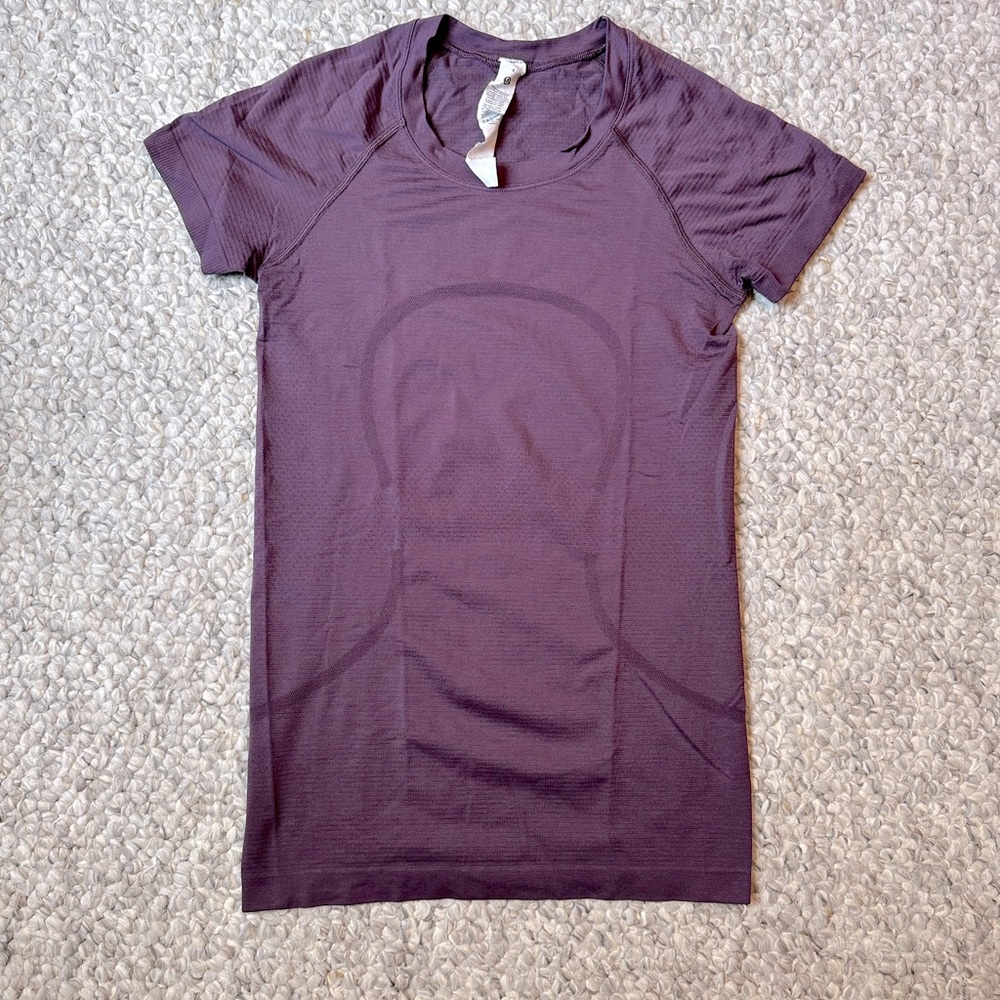 LuluLemon Swiftly Tech Short-Sleeve Shirt 2.0 hip length Grape Thistle Sz 4
